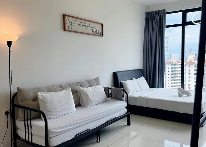 Beacon Executive Suite - City View - By Iz
