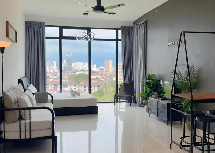 Beacon Executive Suite - City View - By Iz