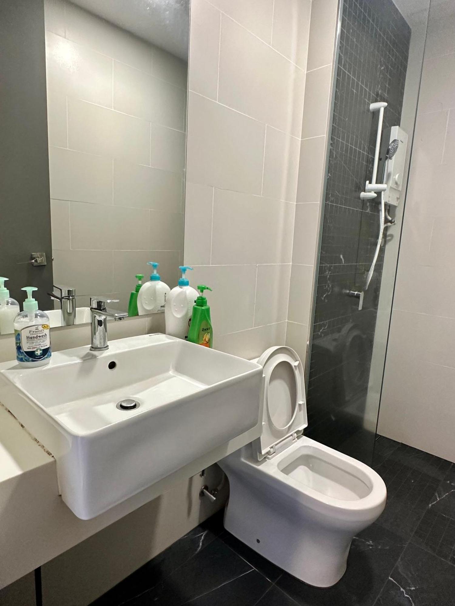 Beacon Executive - View - By Iz Apartment George Town