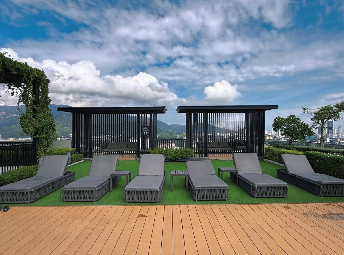 Beacon Executive - View - By Iz