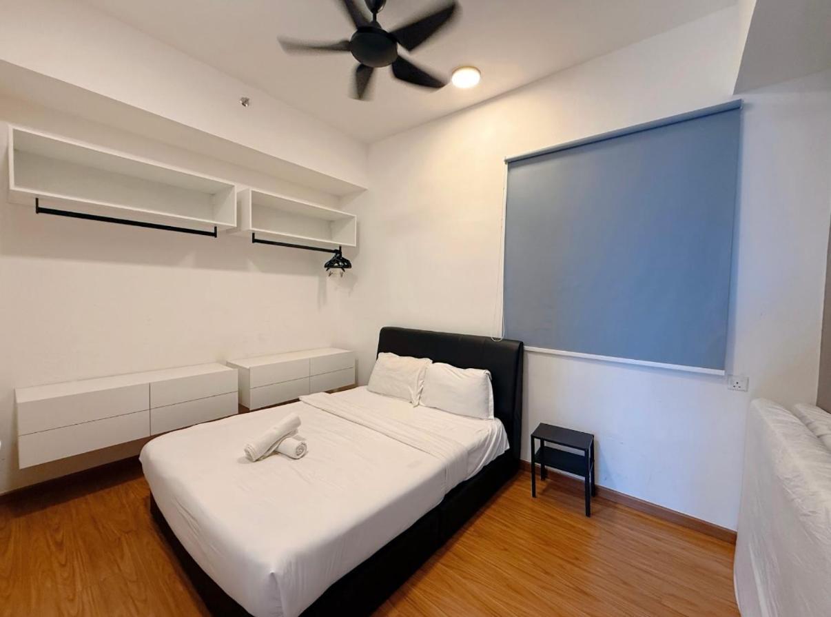 Beacon Executive - View - By Iz Apartment George Town