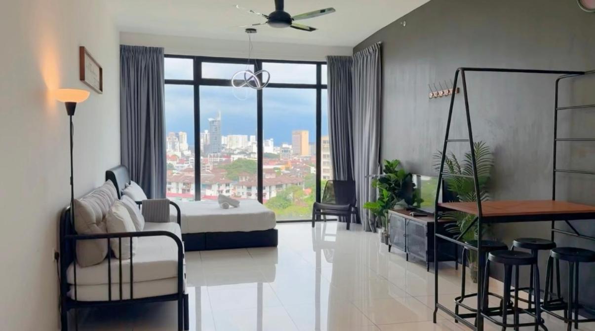 Beacon Executive - View - By Iz Apartment