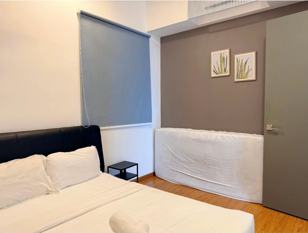Apartment Beacon Executive - View - By Iz